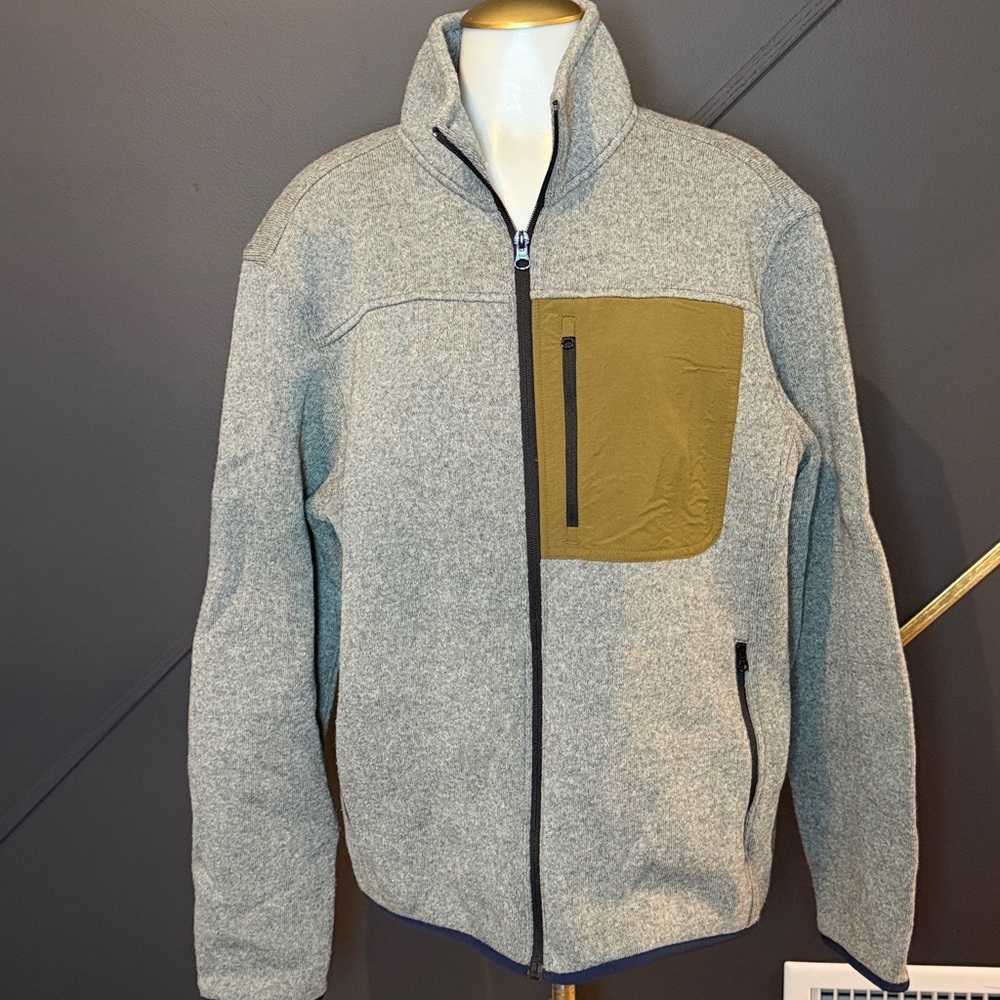 MEN’S Outerknown Zip-Up Sweater/Fleece Jacket in Gray and Olive